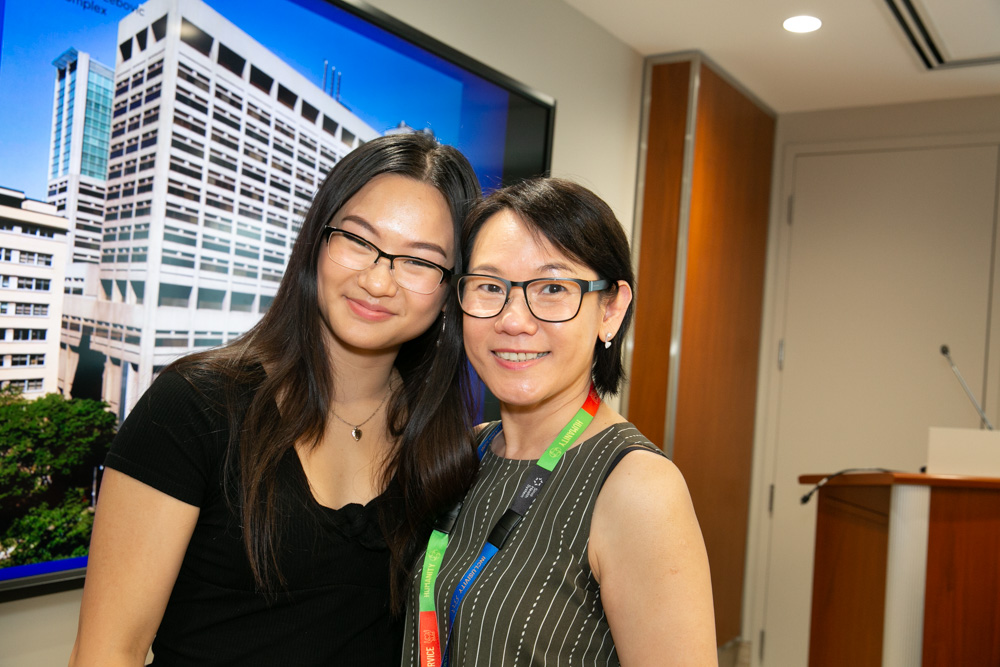 Vippy Chau and mom Belinda Au Dong