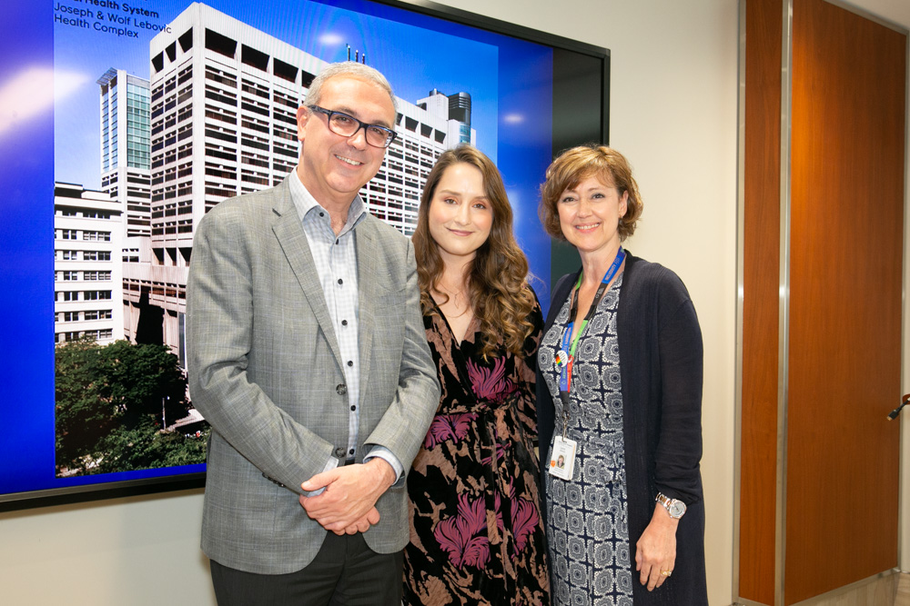 Dr. Gary Newton with Bernhard Ghert Award of Resident Excellence recipient Dr. Aislynn Torfason (centre) and Lynn Ardizzi