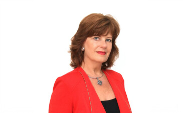 Headshot of Janine Purves