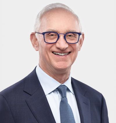 Headshot of Les Viner
