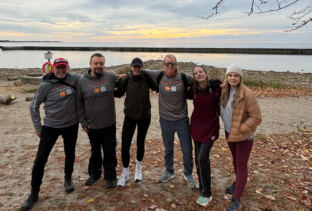 Group of Maliyah's hike participants