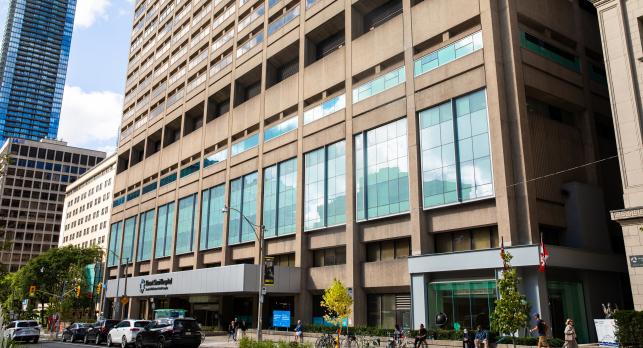Mount Sinai Hospital building exterior