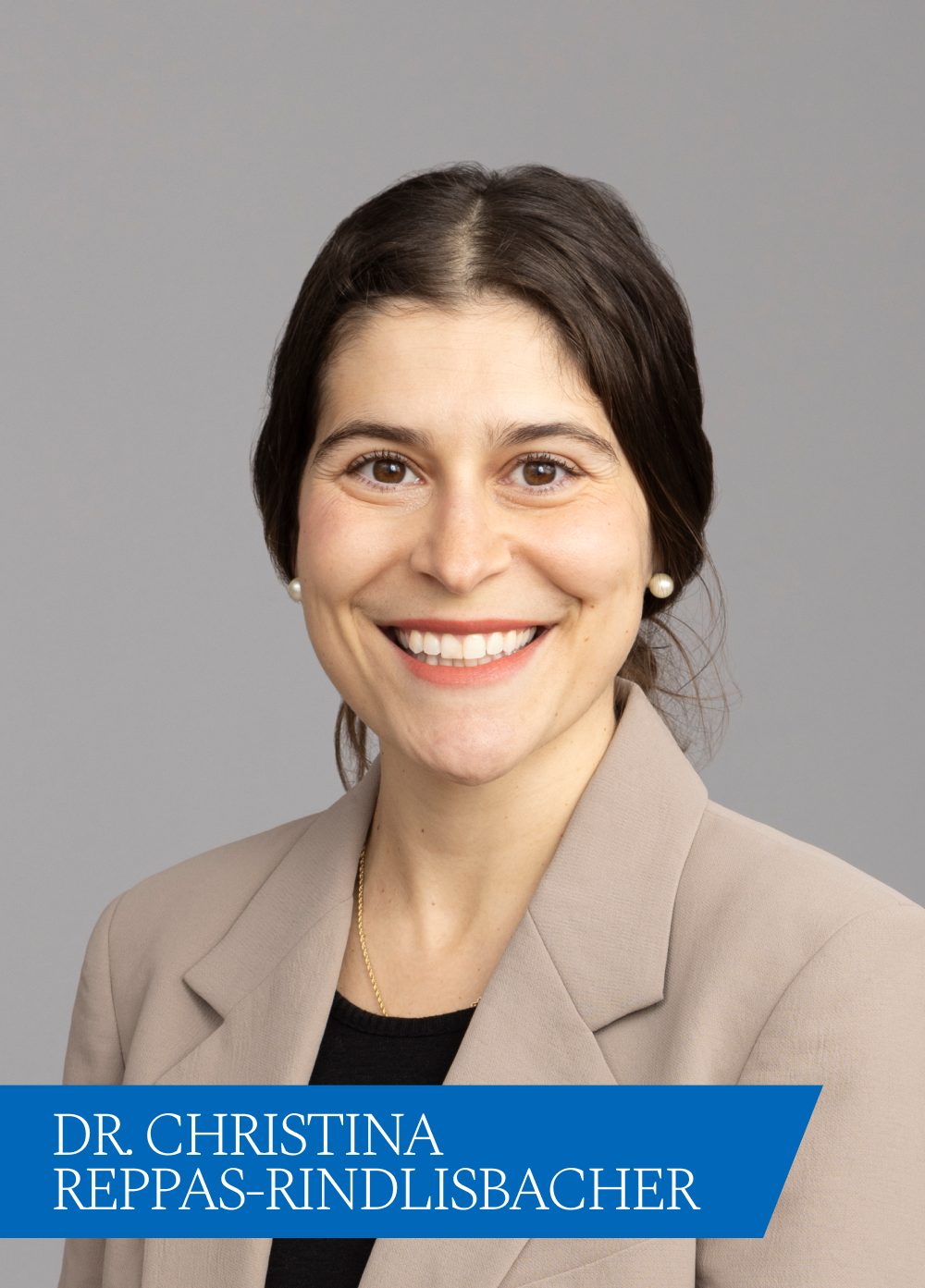 Woman wearing beige blazer