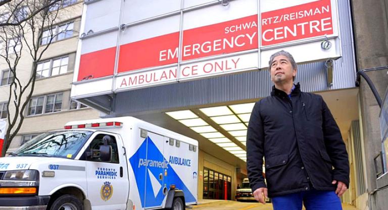 Dr. Jacques Lee in front of Mount Sinai Emergency Department