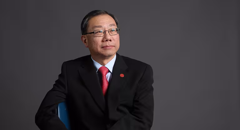 Dr. Shoo Lee