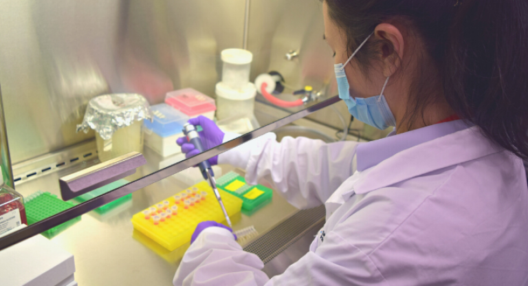 Study results show subtle differences in antibody response between Pfizer and Moderna vaccines for older people