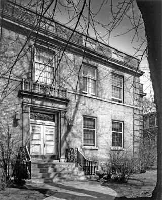 Mount Sinai's first home at 100 Yorkville